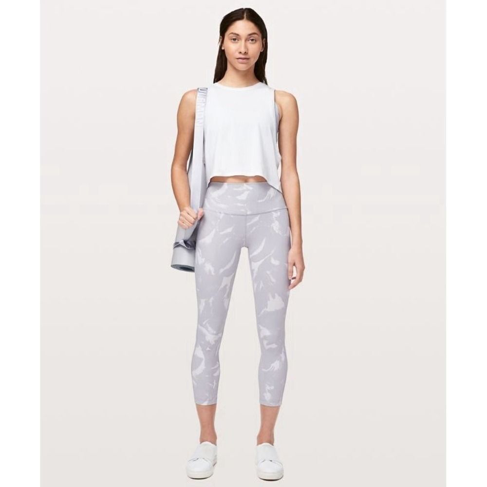 Lululemon Wunder Under Leggings HR Tight Luxtreme Flower Pop White Silver. Sz 12